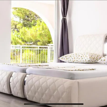 Apartamento Ivana Black & White - *