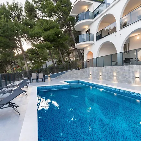 Ivana Black & White - Marusici (Split-Dalmatia)