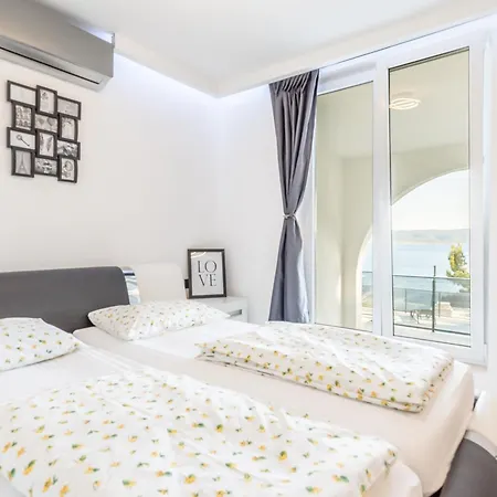 Ivana Black & White - Marusici (Split-Dalmatia)