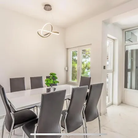 Ivana Black & White - شقة Marusici (Split-Dalmatia)