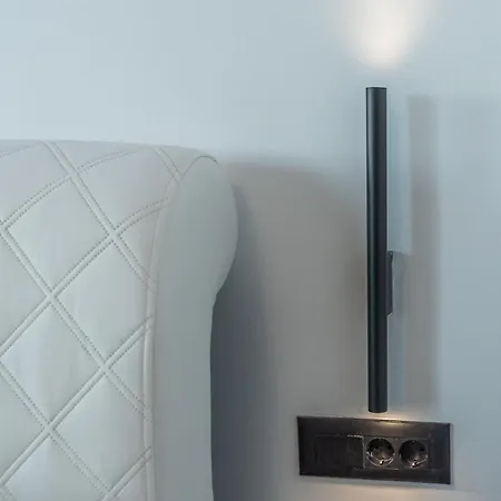 شقة Ivana Black & White - *