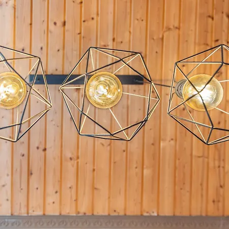 شقة Ivana Black & White -