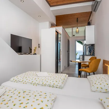 شقة Ivana Black & White -