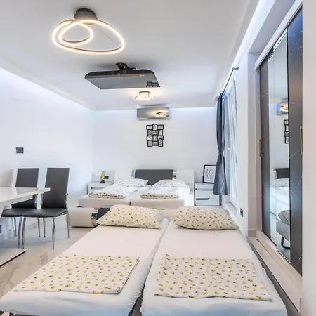 Ivana Black & White - Marusici (Split-Dalmatia)