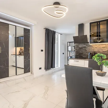 Ivana Black & White - شقة Marusici (Split-Dalmatia)