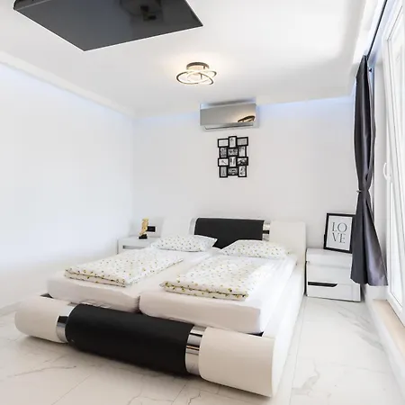 Ivana Black & White - * Marusici (Split-Dalmatia)