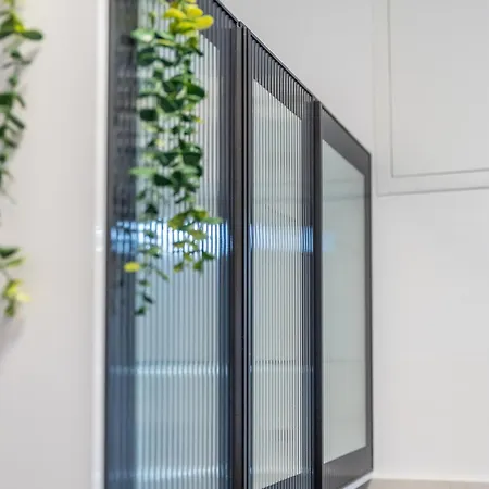 Ivana Black & White - شقة