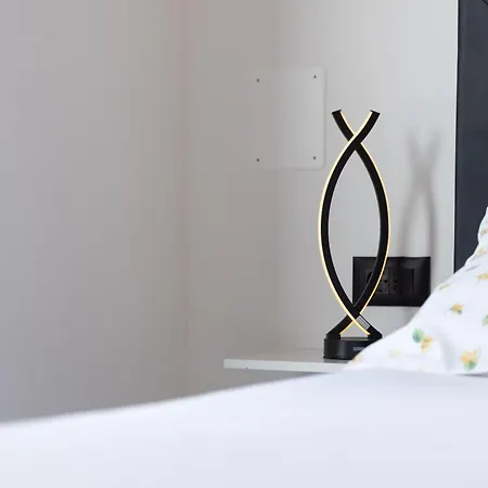 Ivana Black & White - شقة *